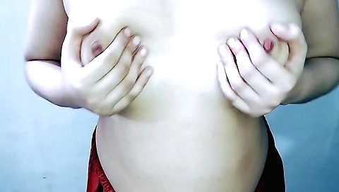 Solo video for a horny young girl with a beautiful body