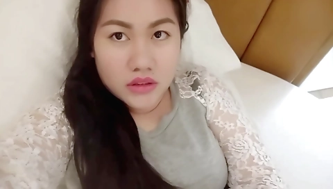 Indian girl fucked in doggy and missionary in cam vid