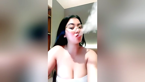 Indian solo amateur shows off her body to the camera