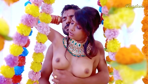 Indian bhabhi babe gets her pussy licked by a dude