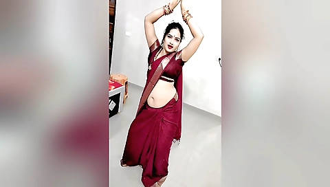 Indian brunette with big boobs fucks me in the street