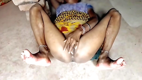Indian girl with natural curves enjoys solo masturbation