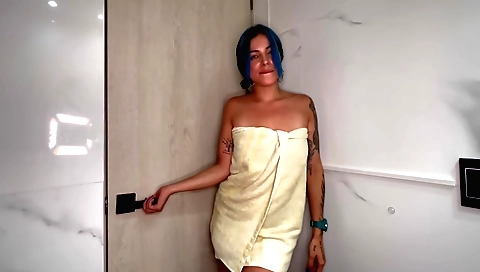 Dont Look Through The Bathroom Door Me In The Shower