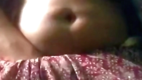 Sexy brunette shows off her body in the amateur porn video