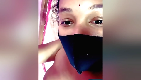 Indian brunette with big booty in amateur solo video