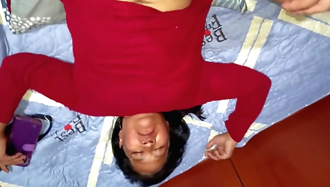 Indian chick with short legs and sexy smile cums on mom's bed