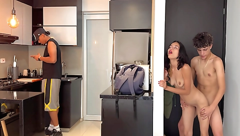 Amateur brunette fuck scene with homemade sex video