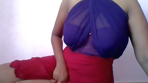 Sexy amateur indian woman is wearing a sexy outfit