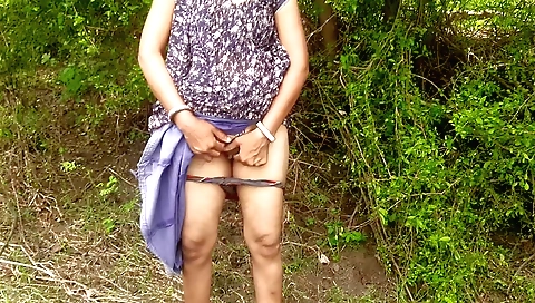 Indian amateur video 1999 - solo woman 1999 outdoor