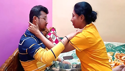 Indian slut gets her pussy licked and fucked with a dildo