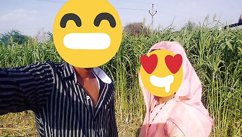 Indian babe with a great ass gets banged on the beach