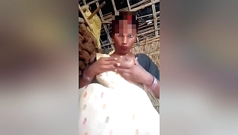 Indian teen finger plays and finger the lover's pussy