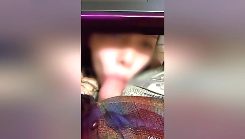 Indian girl gets her pussy licked while playing Dota
