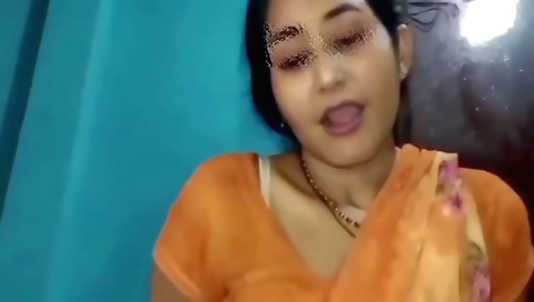 Indian girl sucking her boyfriend's cock in amateur porn