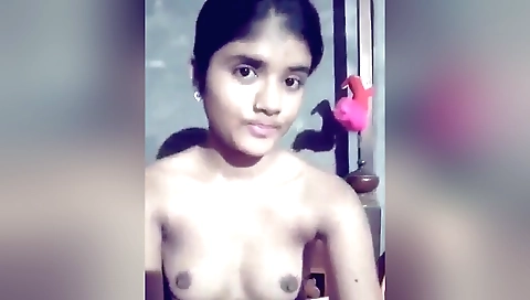 Indian girl shows off her beautiful body in a solo video