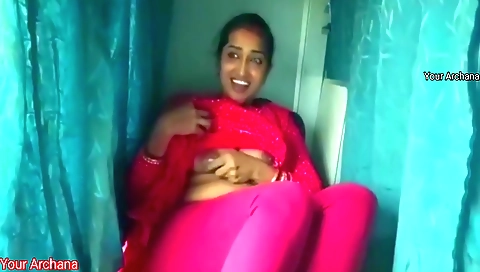 Indian brunette in the train gets a tight pussy job
