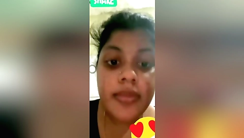 Indian girl with a nice pussy shows her body in webcam video