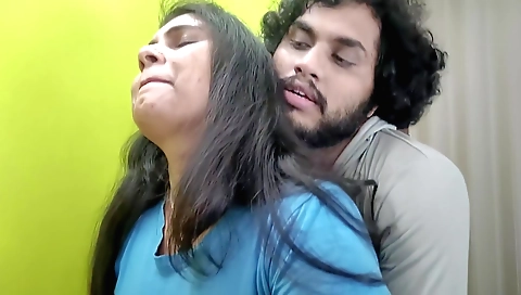 Indian amateur tape with a brunette getting fingered