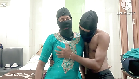 Indian massage teacher gives his patient a erotic fuck