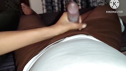 Sexy babe with a hairy pussy gets her pussy fucked in a handjob