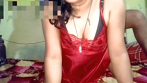 Indian babe gives a blowjob and gets fucked in the ass