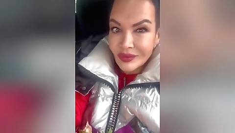 Indian milf in sexy outfit gives a blowjob to the driver