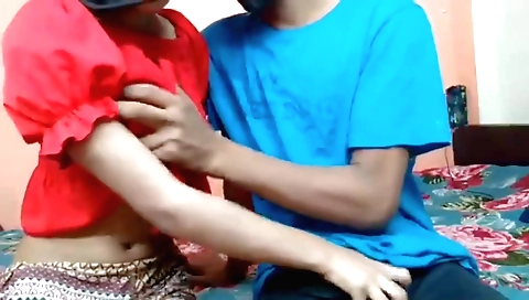 Hand-job with amateur pornstar in amateur sex video