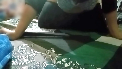 Indian brunette has fun on a big cock in homemade webcam