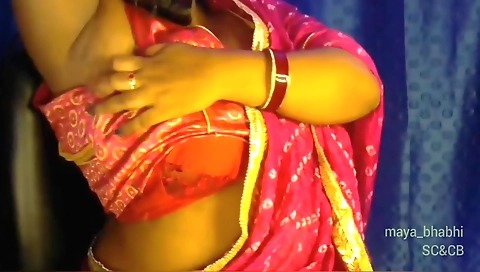 Indian amateur beauty masturbates in bed in her bed
