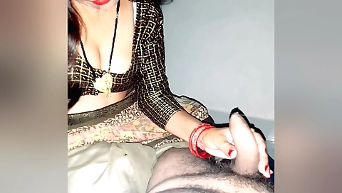 Bhabhi ne land bahut pyaar se choos ahoi hot indian scene