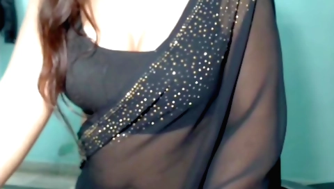 Indian brunette amateur dance with herself in solo video