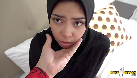 Indian teen gets fucked on camera in amateur video