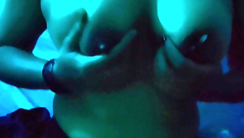 I am showing you my pretty ass in amateur solo vid