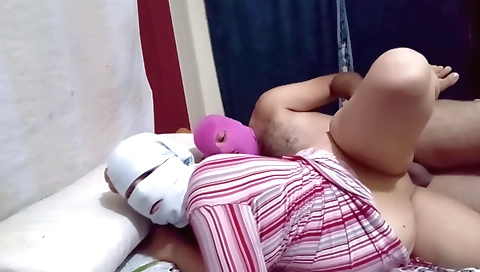 Hot amateur girl is showing us a great big booty and ass