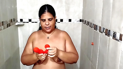Indian stepdaughter gets her stepdaddy's cock in her mouth