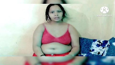 Bhabhi fucks his big booty girlfriend with deep penetration