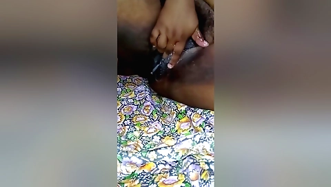 Indian amateur shows her ass to the voyeur boyfriend