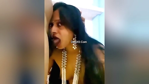 Indian bhabhi gives a blowjob and has a hardcore fuck on webcam