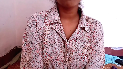 Indian teen gets her pussy fucked in doggy style missionary
