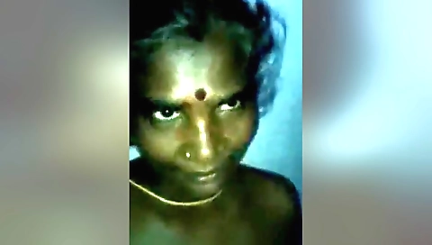 Indian mature girl gets off after touching her pussy