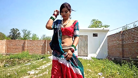 Indian naked video showing hot amateur nipple teasing