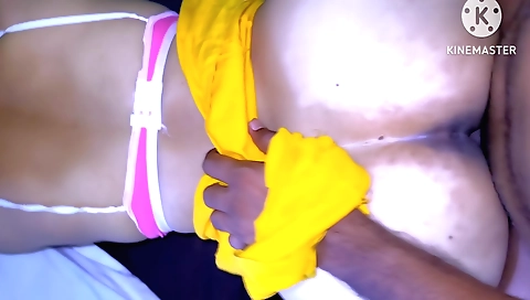 Badi Gand Wali Meri Padosi Bhabhi Ko Ghodi Bana Kar Pela