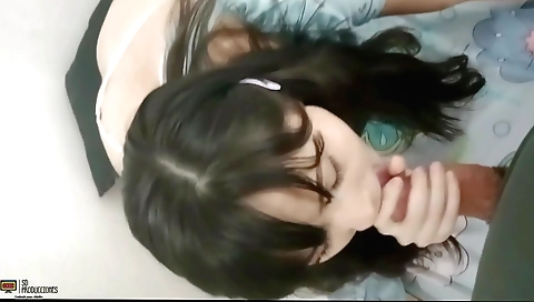 Indian hairy babe gets her cunt fucked hard in amateur video