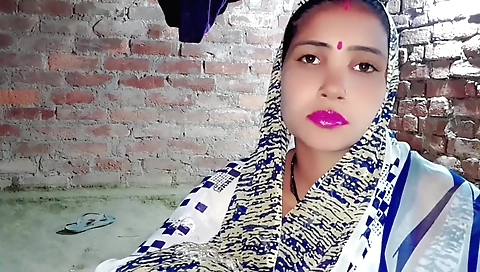 Indian brunette girl with big pussy enjoying hardcore sex