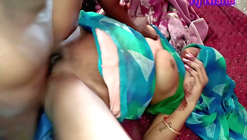 Sexy indian babe with a hot pussy in her amateur film