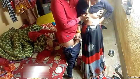 Indian brunette shows her shaved cunt in the shower