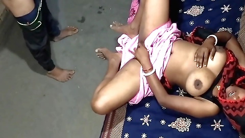 Indian babe with big tits takes a big dick in her mouth