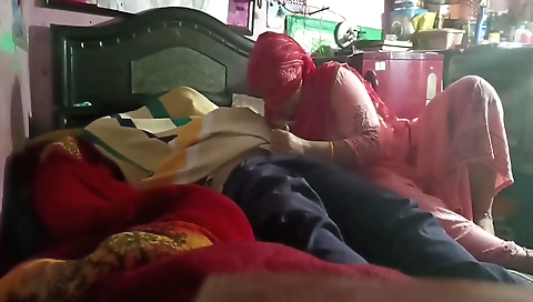 Indian porn video showing the slut getting pounded deepthroat